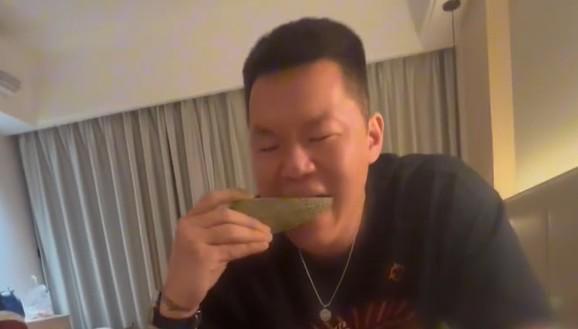 吃瓜合集视频,盘点娱乐圈那些令人捧腹的幕后故事